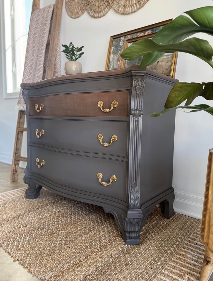 Refinished Vintage Louis XV Dresser / French Provincial Buffet - photo 4