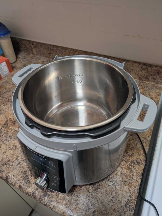 Instant Pot Cooker 9-1 - photo 2