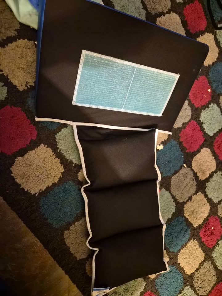 Bed wedge with extra cushions - photo 2