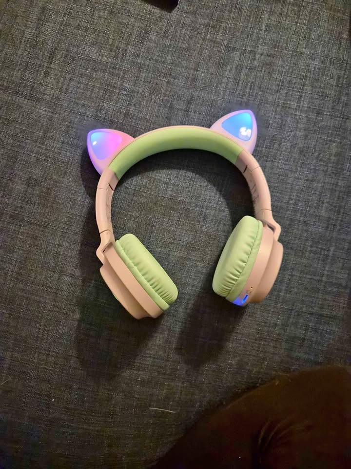 Power Locus kids cat ear wireless headphones