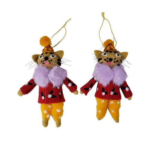 Wollen Cat Hand Made Ornaments