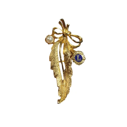 Vintage Lions Club International Gold Tone Leaf Brooch Pin Set o