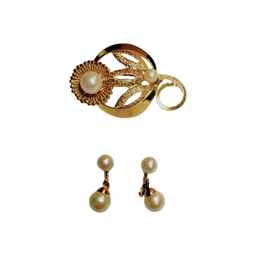 Vintage Celebrity NY Floral Brooch Earrings Set Gold Tone Faux P