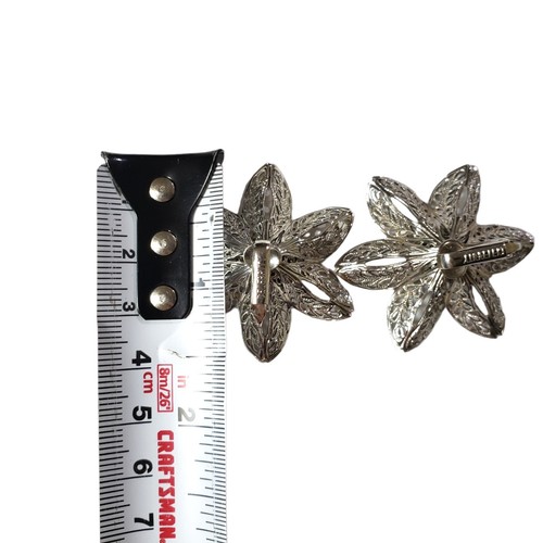 Vintage Celebrity NY Large Flowers Clip on Earrings Silver Tone - photo 4