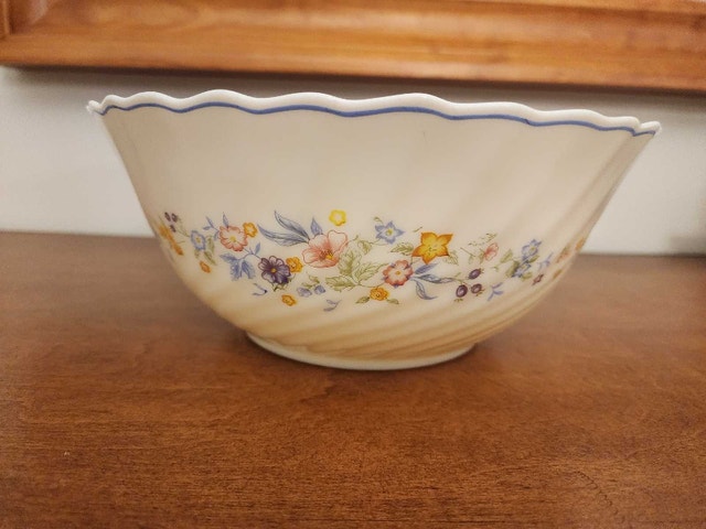 Arcopal France Bowl - Floral Pattern