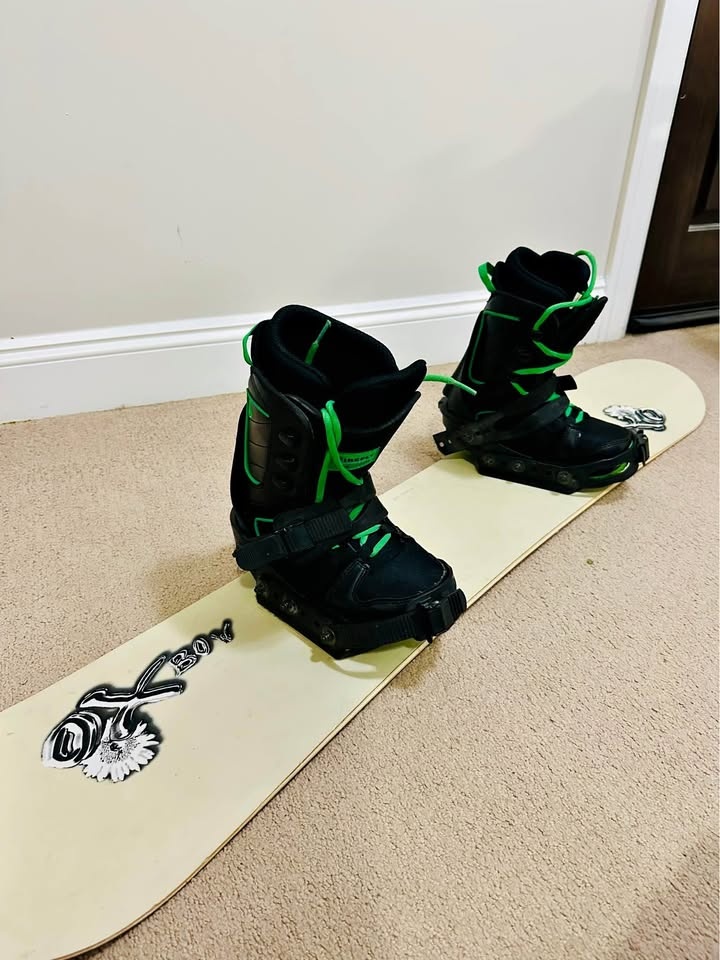 Snowboard 120cm with Boots (Size 4)
