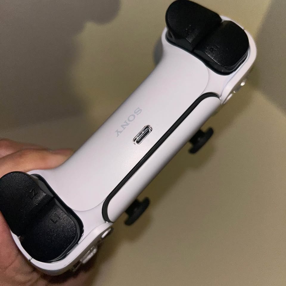 Working PS5 Controller Like New - photo 3