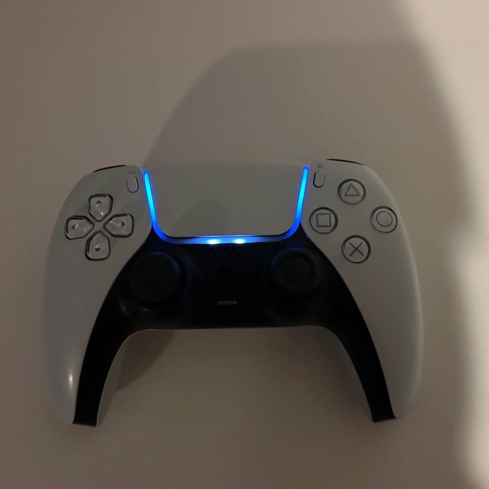 Working PS5 Controller Like New - photo 4
