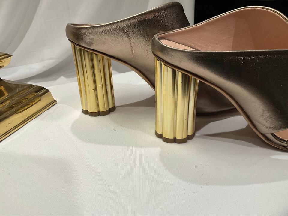 Gold Leather Mules with Scalloped Heel - Size 37 - photo 3