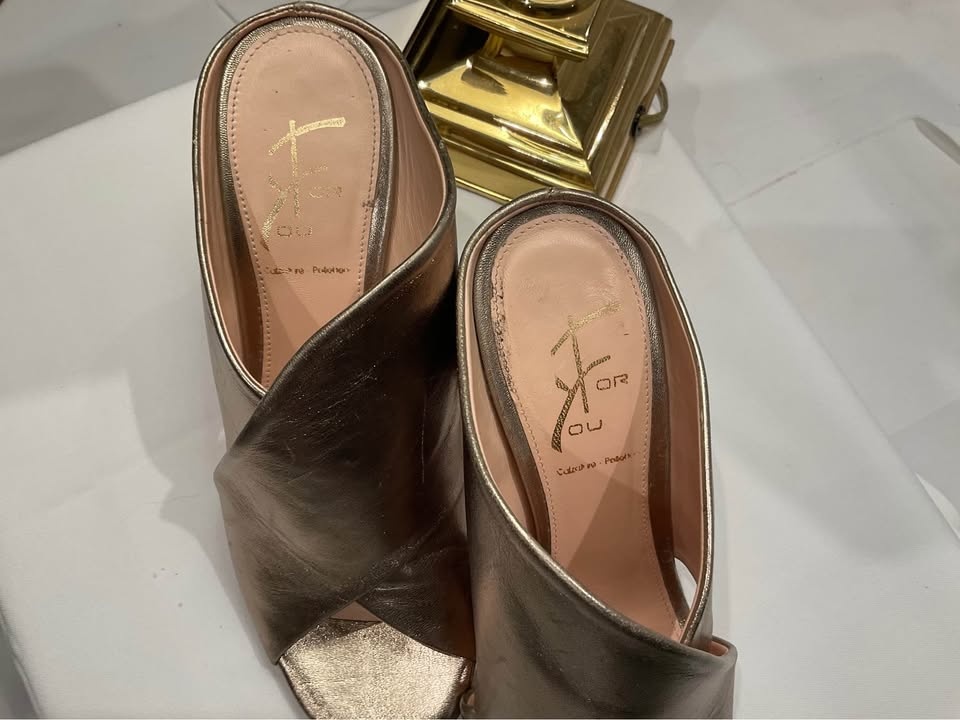 Gold Leather Mules with Scalloped Heel - Size 37 - photo 5