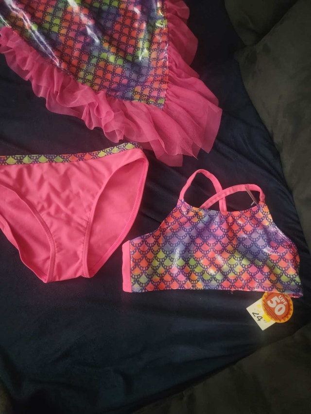 Girls Swimsuit Brand New Size 14-16 - photo 3