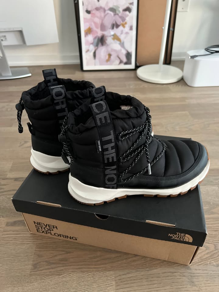 The North Face ThermoBall Boots — Women’s Size 9 - photo 2