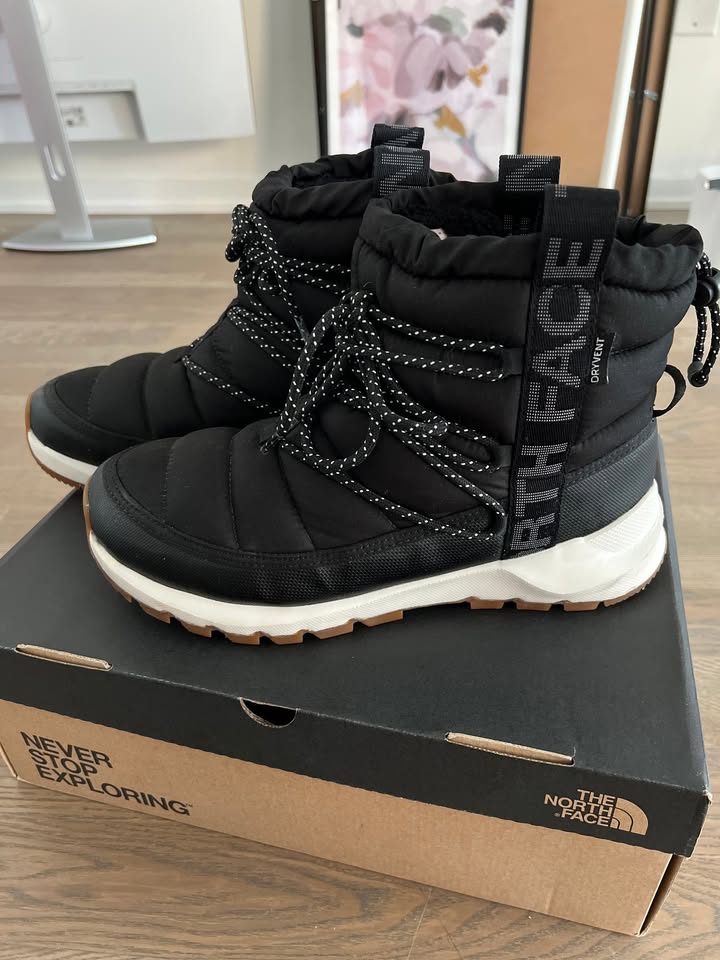 The North Face ThermoBall Boots — Women’s Size 9 - photo 4