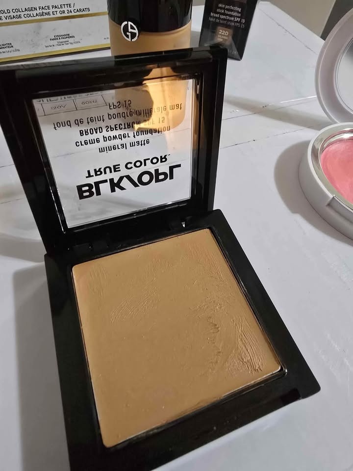 Black Opal Foundations (Shade 220 Kalahari Sand)