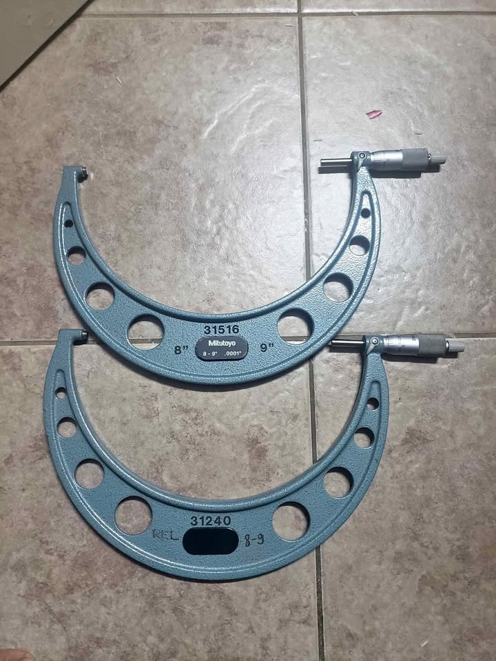 Mitutoyo 8-9 Caliper