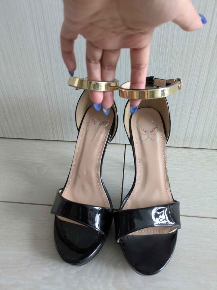 New Leather Black Heels - photo 3