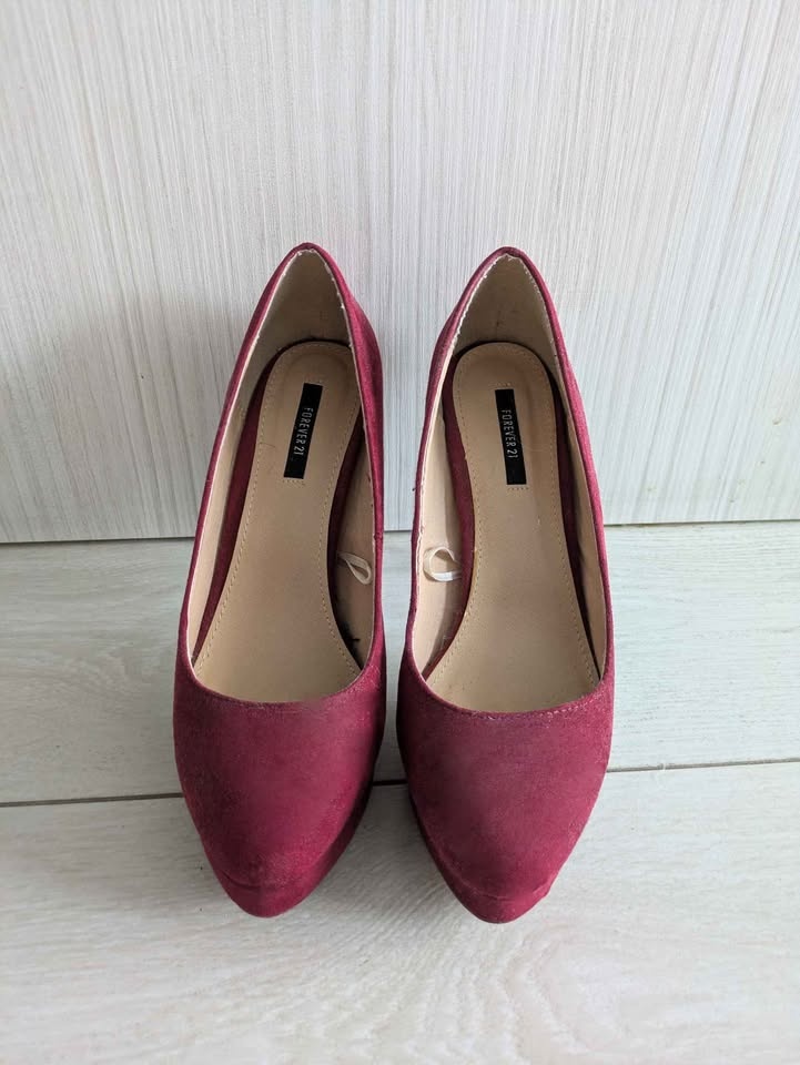 Red Velvet Heel Pumps - photo 2