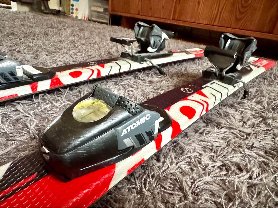 Atomic Youth skis - excellent condition! - photo 2