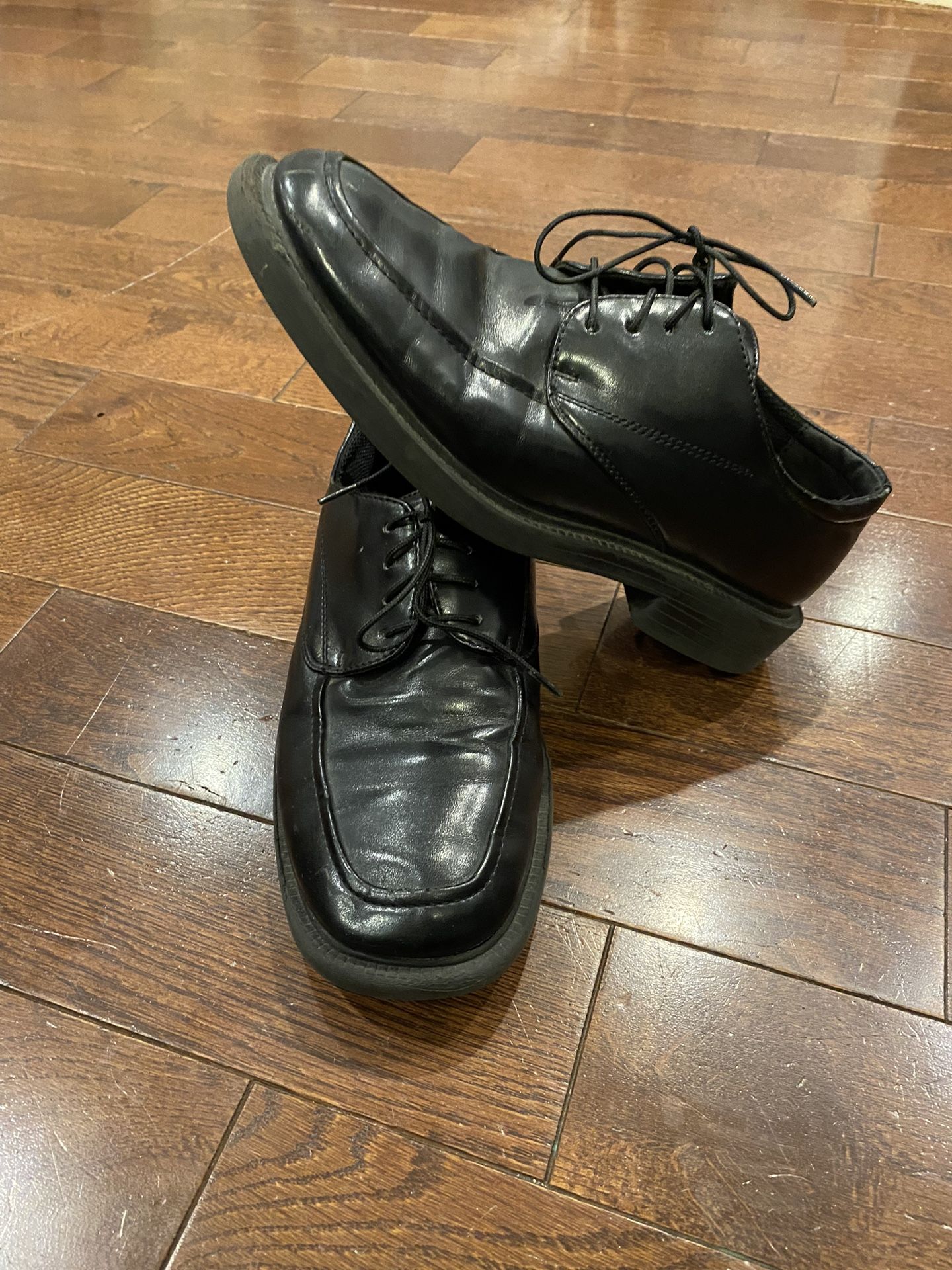 Boys Size 5.5 Black Dress Shoes $8 - photo 3