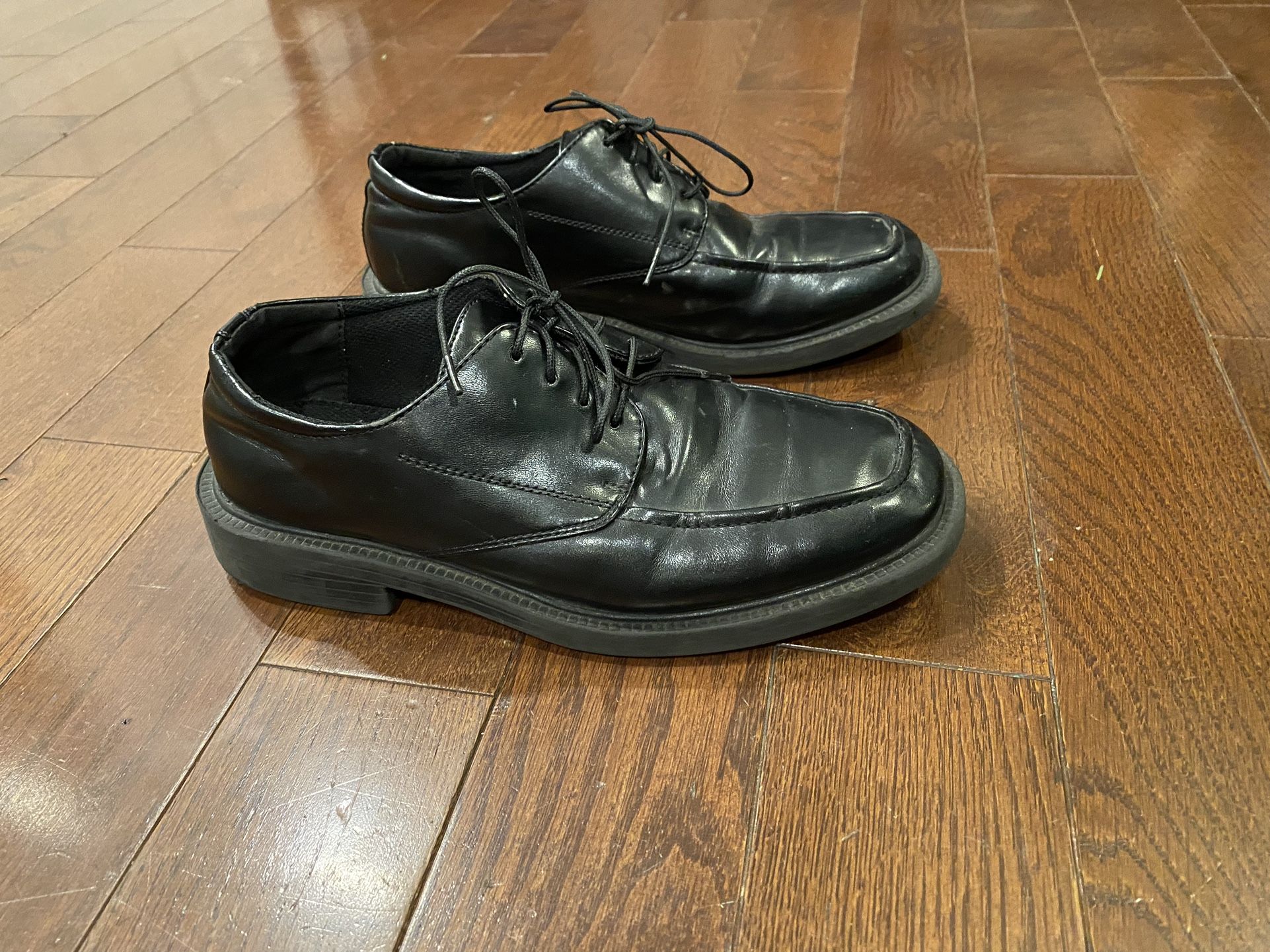 Boys Size 5.5 Black Dress Shoes $8 - photo 4