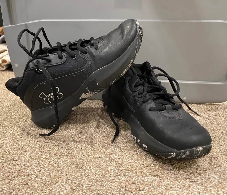 Kids / Boys Basketball Shoes Size 4.5Y - photo 2