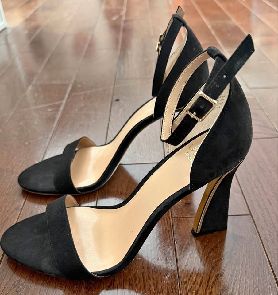 Women’s Suede ankle strap sandals, JLO by Jennifer Lopez-Size 9.