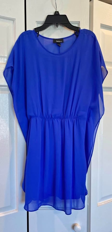 Beautiful Blue Girls Dress $5-size 14