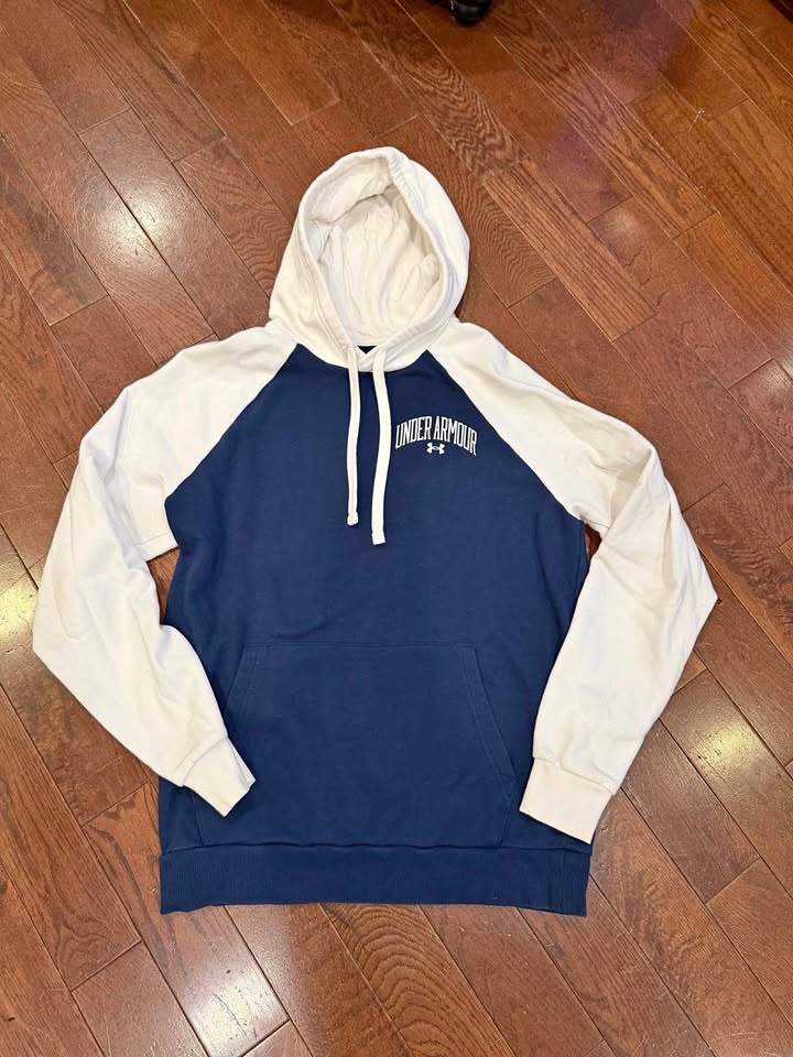 Men's Under Armour Hoodie - Size Small $18