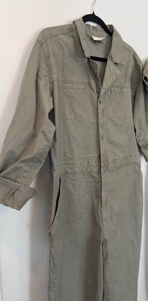 Women's Size 12 Army Green Romper w/ Adjustable Sleeves $15 - photo 2