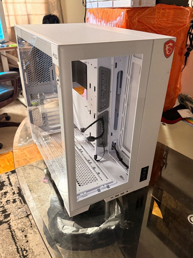 Gaming Computer case Lian Li O11Vision