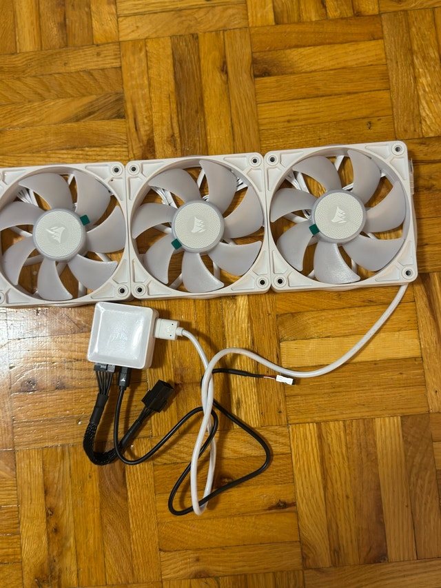 CORSAIR iCUE Link RX120 RGB 120mm PWM Fans with Link System