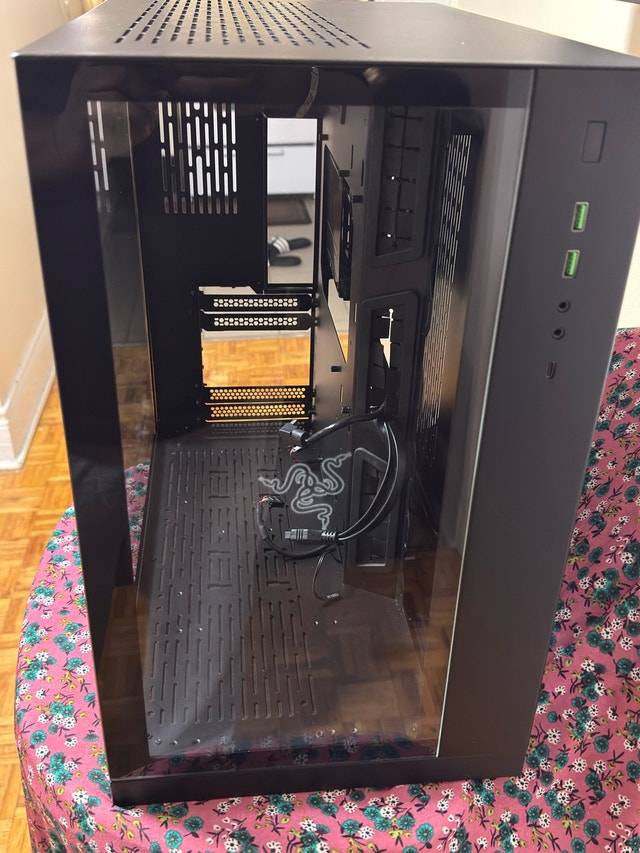 Lian Li Razer Tomahawk ATX Mid-Tower Gaming PC Case