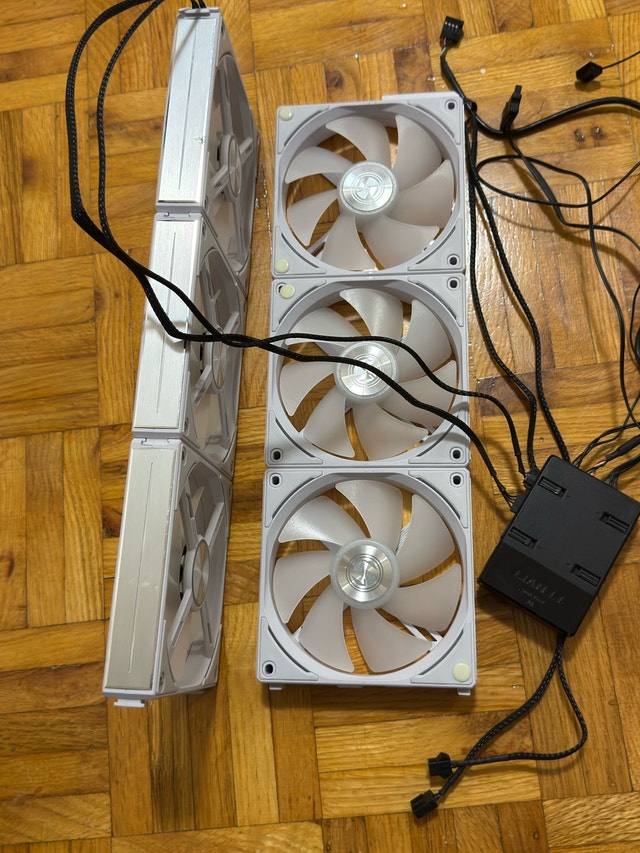 Lian Li UNI FAN SL120 V2 RGB White 3x120mm w/ Controller - photo 3