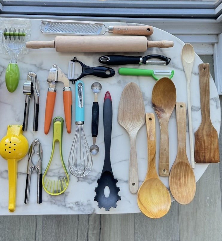 Kitchen Utensil Bundle – Spatulas, Whisk, Peeler, Rolling Pin + - photo 3