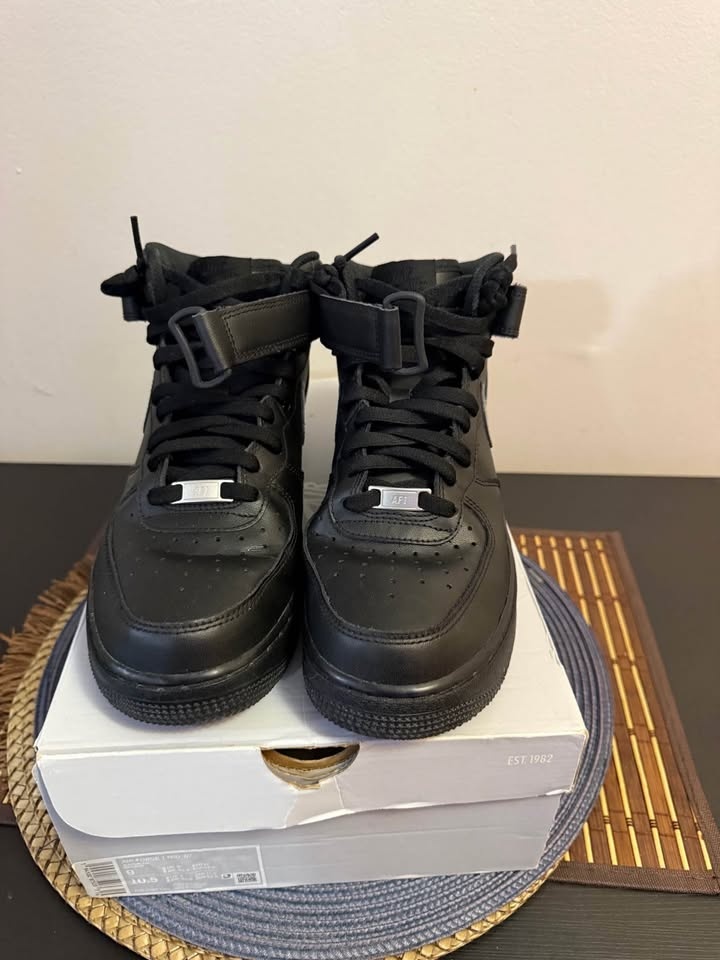 NIKE AIRFORCE 1’s SIZE 9 mens - photo 3