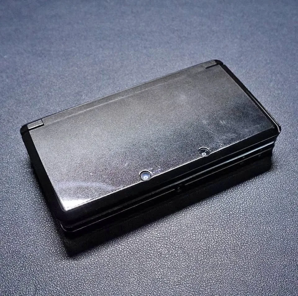 Nintendo 3DS - Black (Condition 8.5/10) thumbnail
