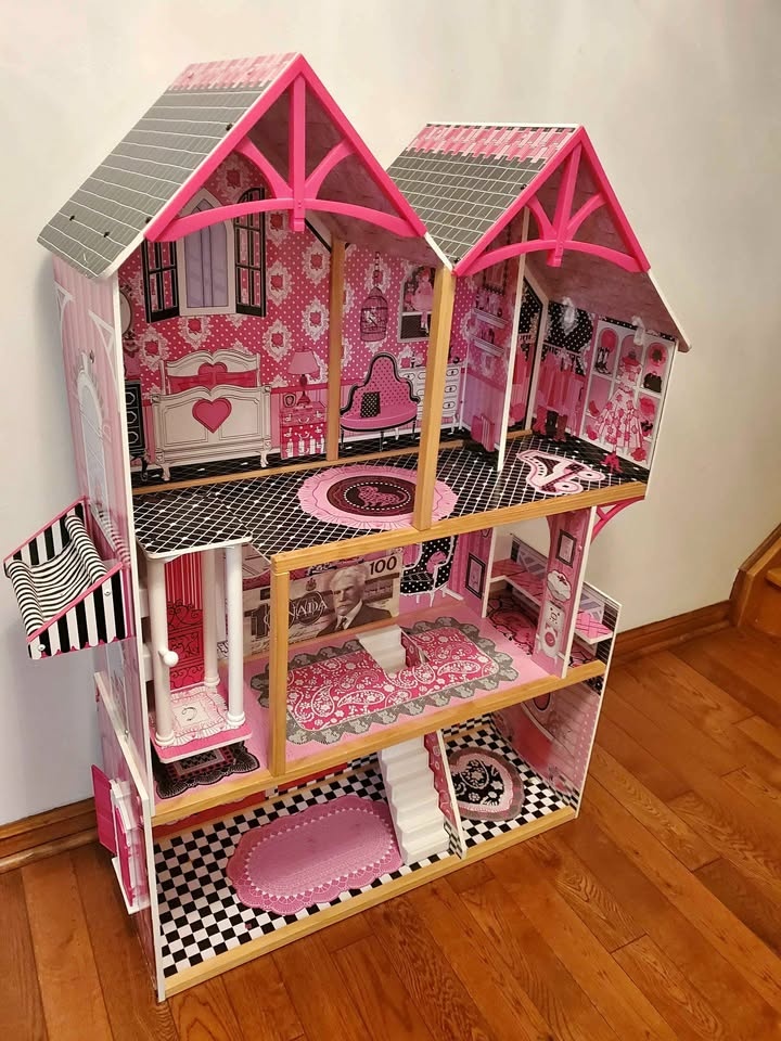 Large Kiddy Kraft Doll House