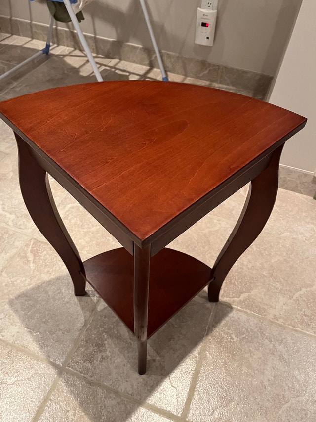 Bed Side table 24 x 18 x 12 - photo 4