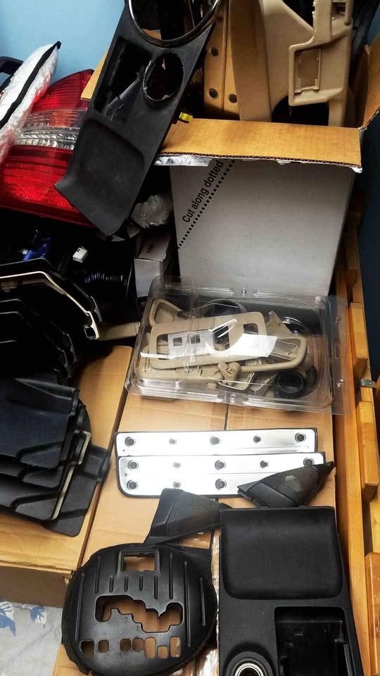 2001 - 2005 Lexus IS300 Parts - photo 2