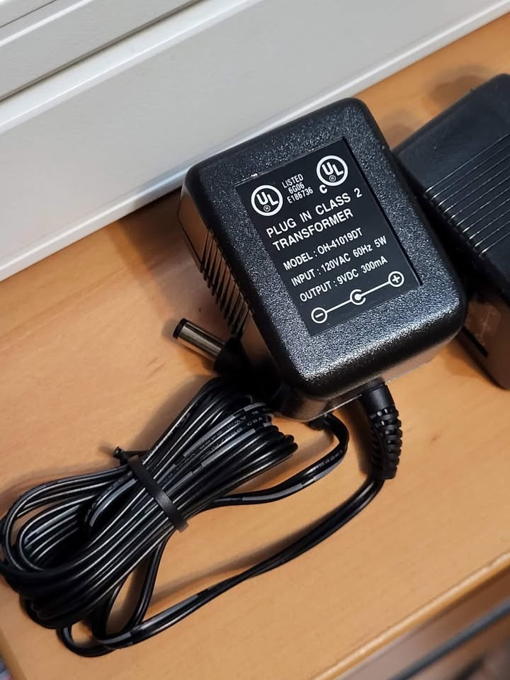 Brand NEW 9v Power Supply Adapter $3 Each or 2 for $5 - photo 2