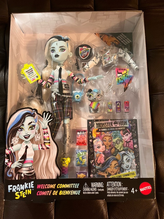 Brand NEW Monster High Frankie Stein Welcome Commitee Doll