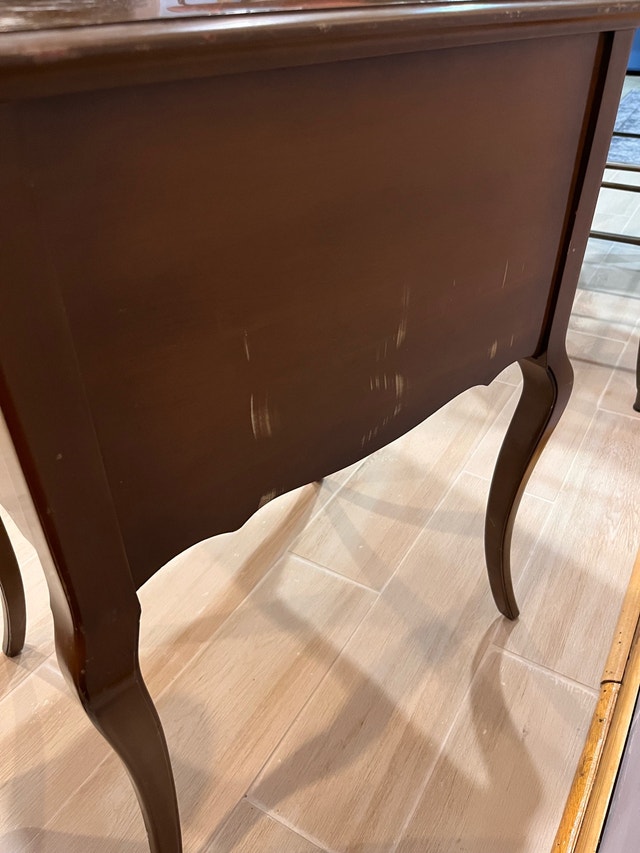 Vintage French Provincial Side Table 15”x20”x26” Solid Wood - photo 3