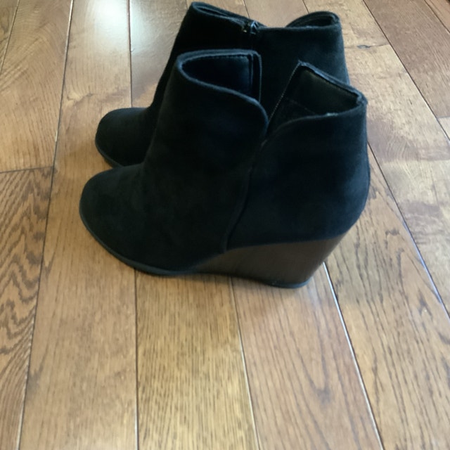 Brand NEW Black Wedge Booties Women Shoes Size 42 - photo 3