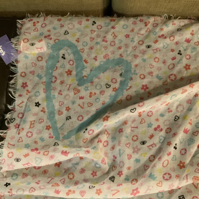 "Love More" Scarf — Brand NEW - photo 3