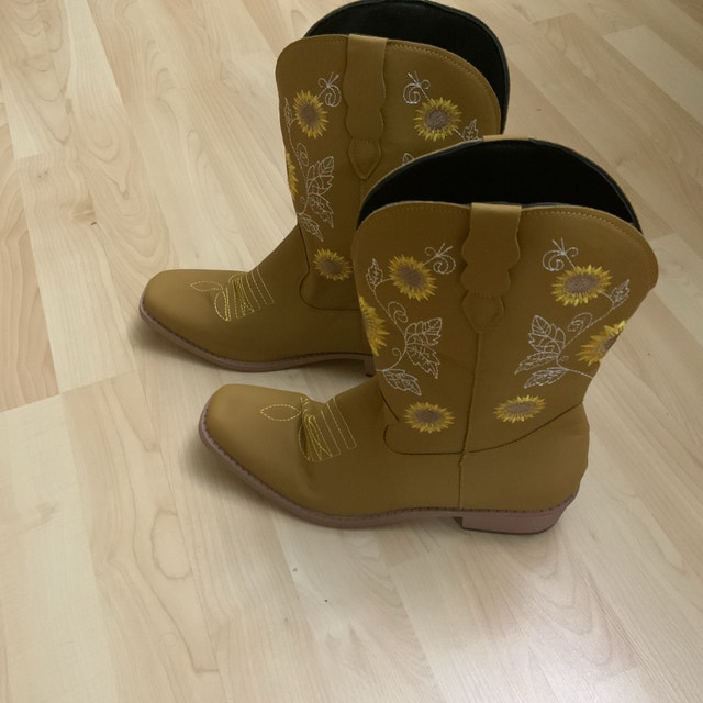 NEW — Women Cowboy Boots Size 36 — See Size Chart Photo - photo 2