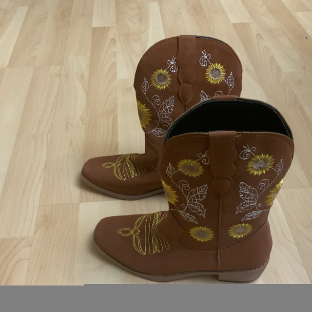 NEW — Youth Cowboy Western Boots Size 37 See Size Chart Photo - photo 4