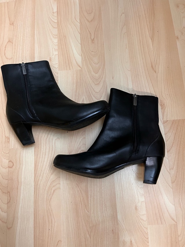 NEW Aetrex Leather Ankle Boots Size 7.5 Women