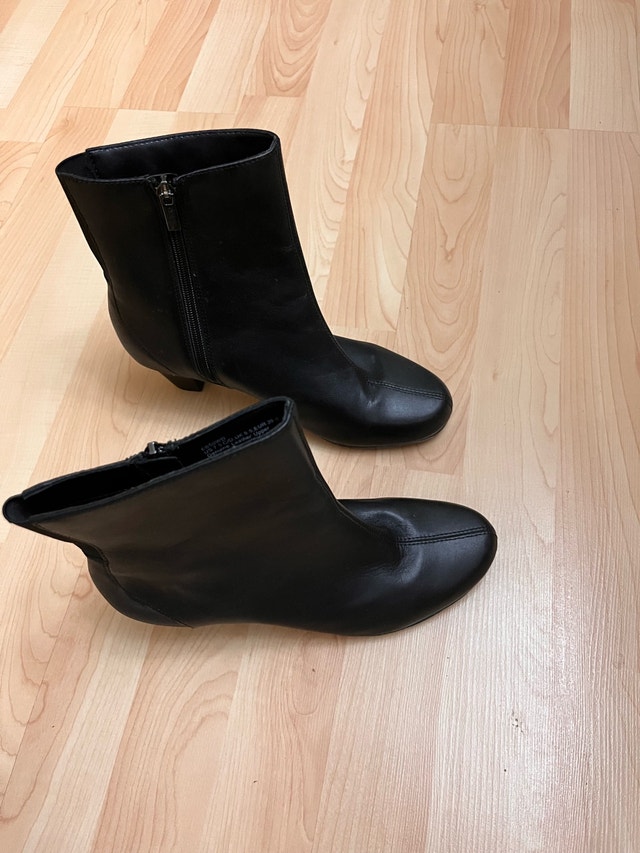 NEW Aetrex Leather Ankle Boots Size 7.5 Women - photo 2