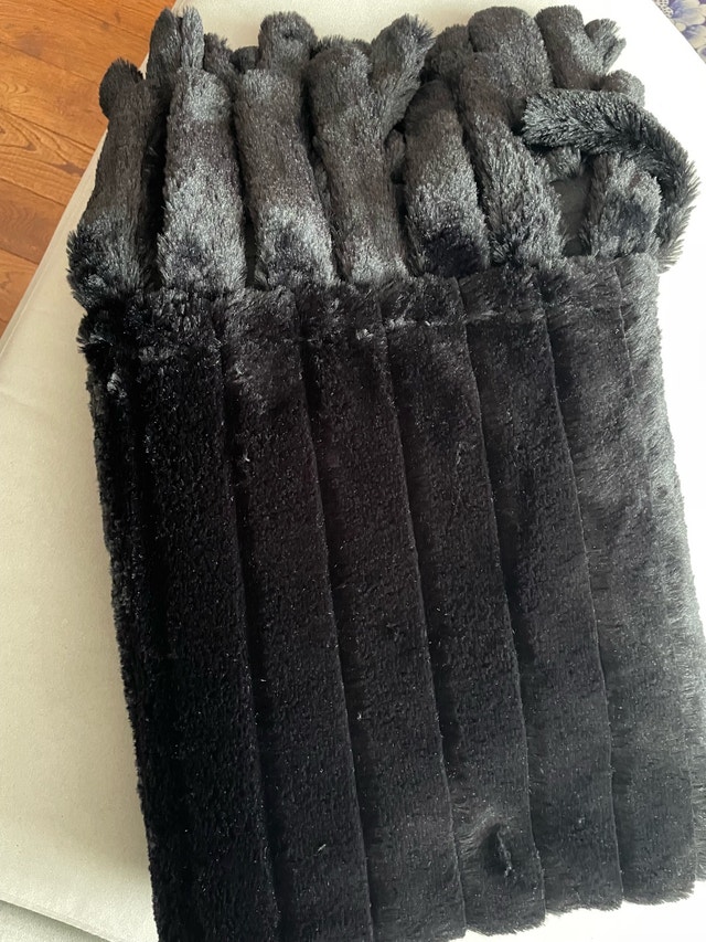 NEW — Urban Barn Plush Black Throw Blanket 48”x73” - photo 2