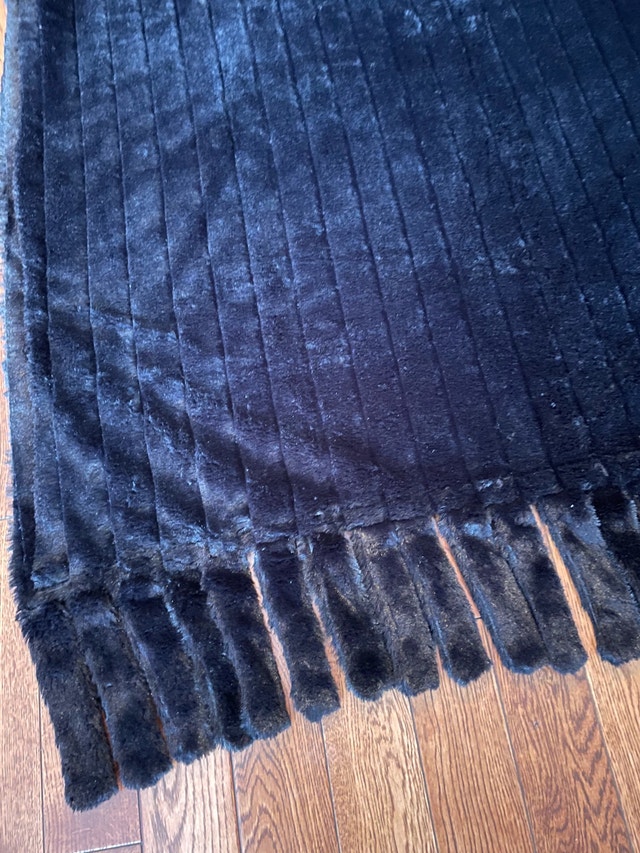 NEW — Urban Barn Plush Black Throw Blanket 48”x73” - photo 5